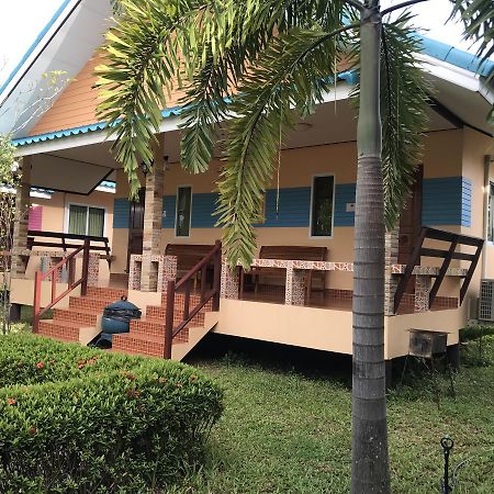 Sangtong Beach Resort Laem Sing Dış mekan fotoğraf