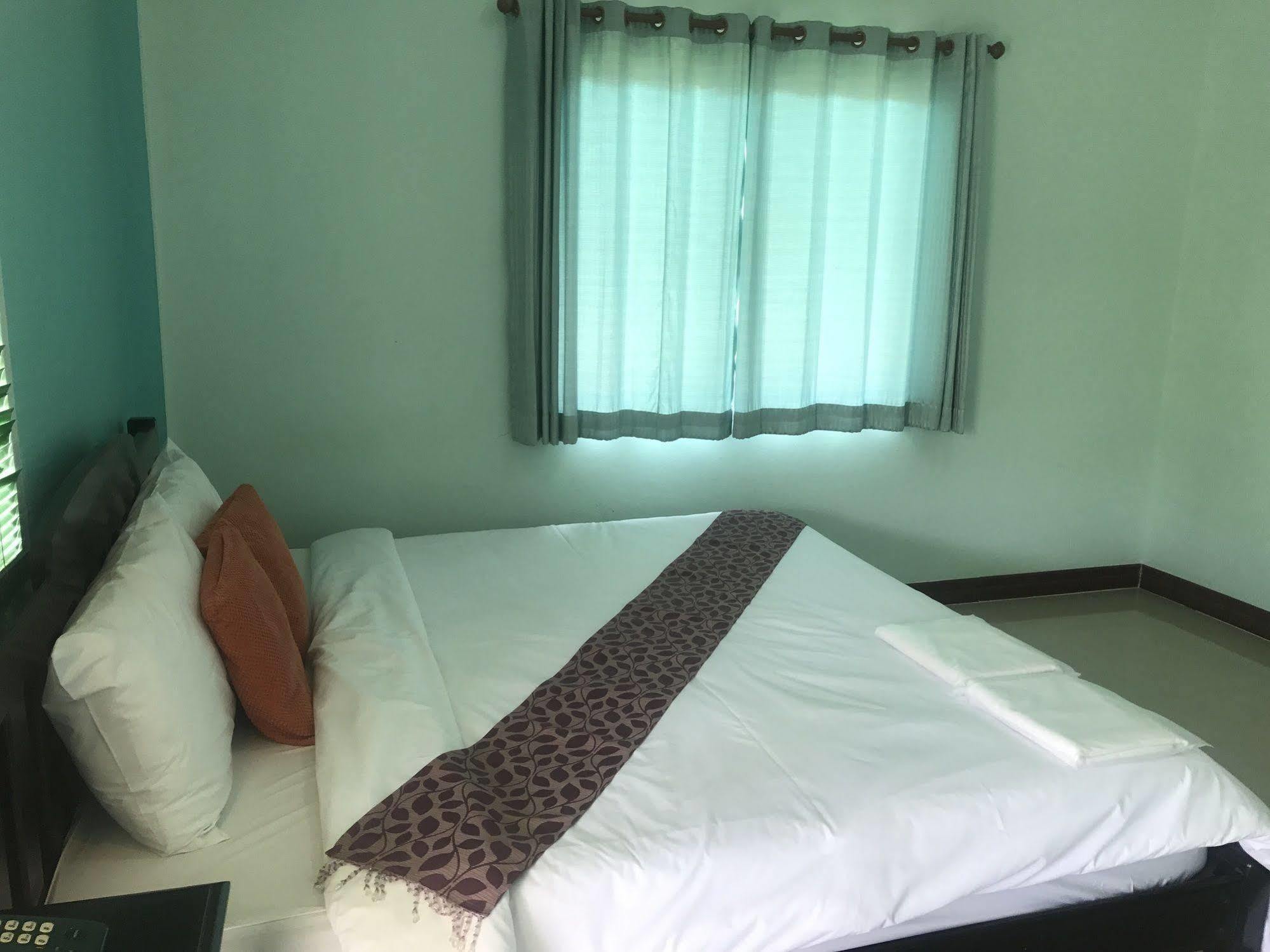 Sangtong Beach Resort Laem Sing Dış mekan fotoğraf