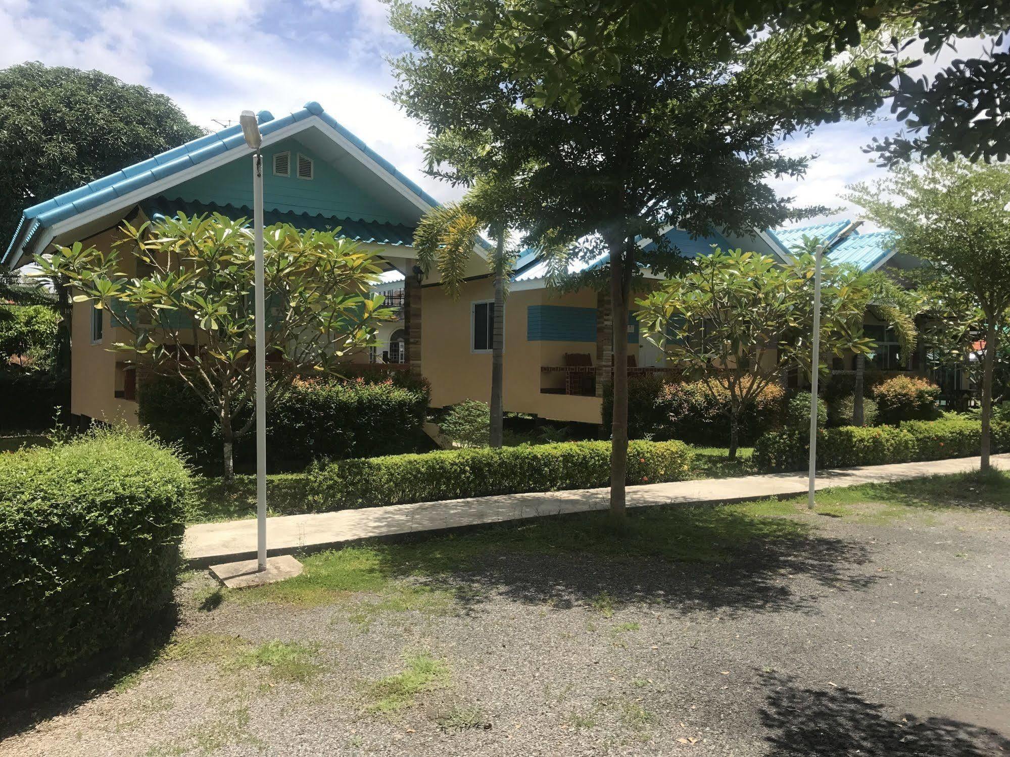Sangtong Beach Resort Laem Sing Dış mekan fotoğraf
